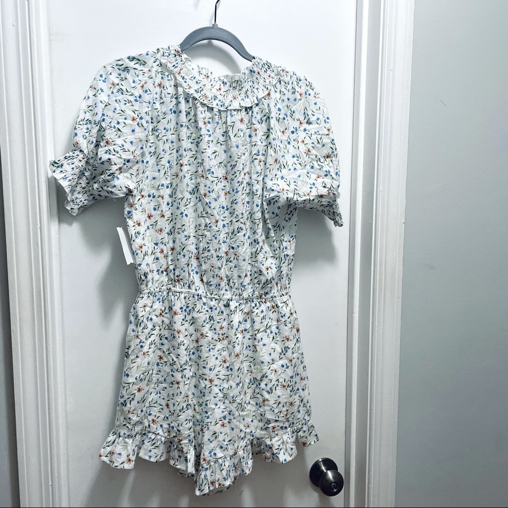 White Patterned Romper, Size Medium - Picture 2 of 3